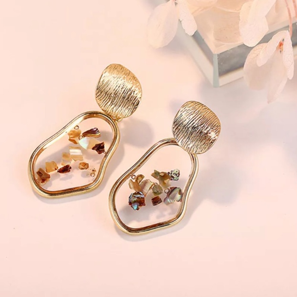 Fashion Clear Shell Earrings